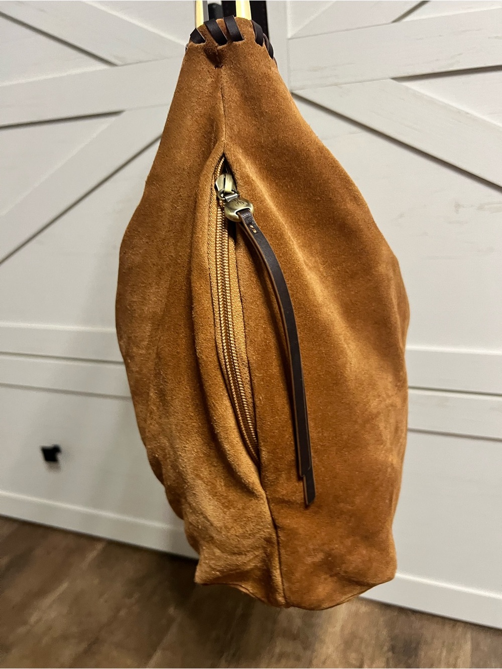 HOBO Harley Suede Bag in Oak Barrel Brown Hand  Stitched Whipstitch w hidepocket - Picture 5 of 16